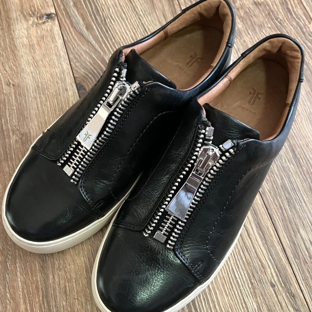FRYE Lena Zip Low Black Leather Sneakers Sz 5.5M